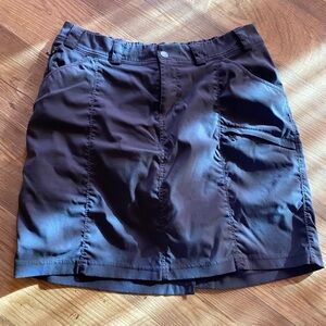 Duluth Trading Co Dry on the Fly skort. Navy blue (ink). Size 16.
